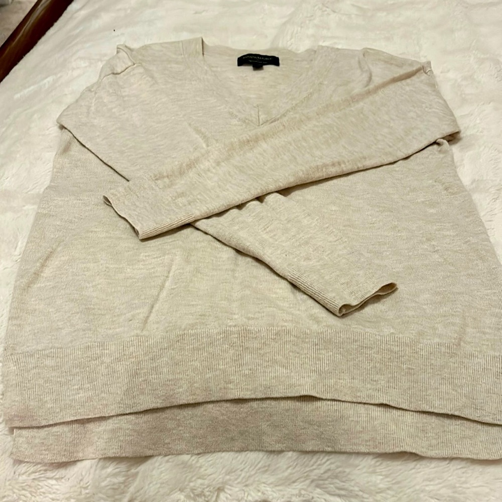 BR off white sweater - like new
